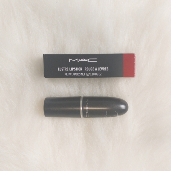 Mac Lustre Lipstick 510 Lady Bug - Picture 4 of 8
